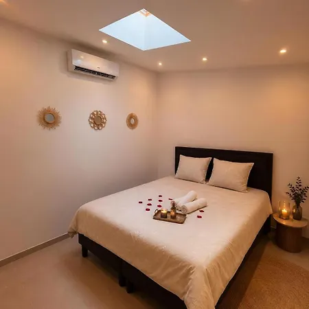 Le Reve Luxe Privatif Jacuzzi Sauna * Le Petit-Quevilly