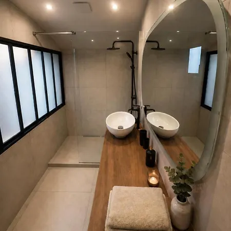 Le Reve Luxe Privatif Jacuzzi Sauna Appartement *